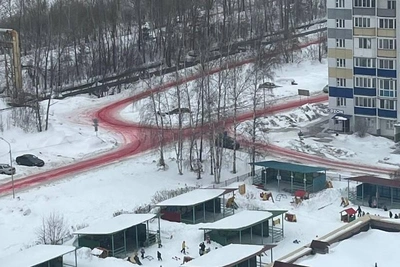 Красные дороги в Новосибирске: безопасный краситель