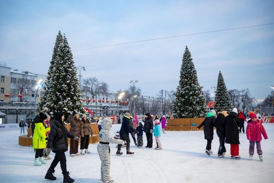 На площади 1905 года эвакуировали каток