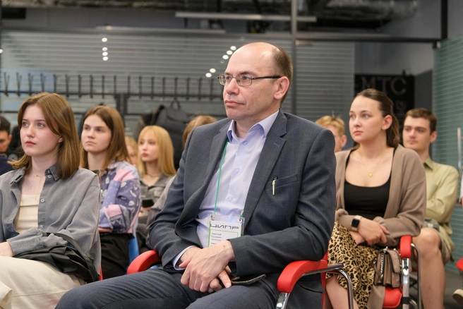 Разработки центра внедряет в свою работу бизнес | Источник: Николай Золотых / vk.com