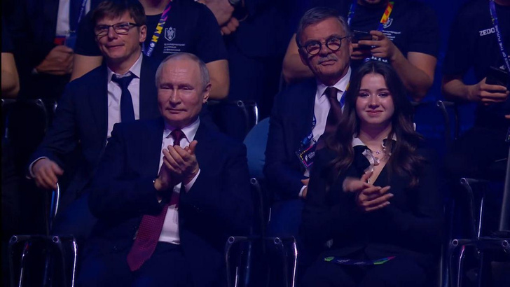 Валиева сдерживала слезы, пока Билан пел гимн России: Путин со звездами открыл «Игры будущего»