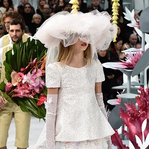 Неделя высокой моды в Париже: Chanel SS2015