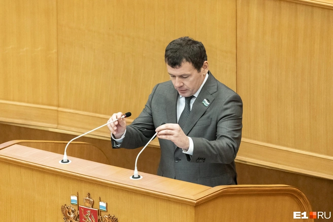 Дмитрий Жуков настраивается на плодотворную работу спикером | Источник: Владислав Лоншаков / E1.RU