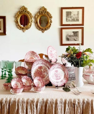 Легендарная фабрика посуды Cartuja de Sevilla закрывается и распродает остатки