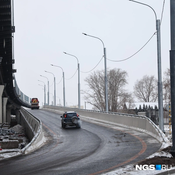 Подъем вполне осилит даже небольшая машина | Источник: Александр Ощепков / NGS.RU