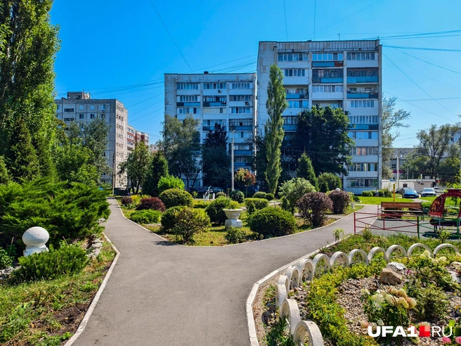 Это не парк, а обычный двор | Источник: Булат Салихов / UFA1.RU