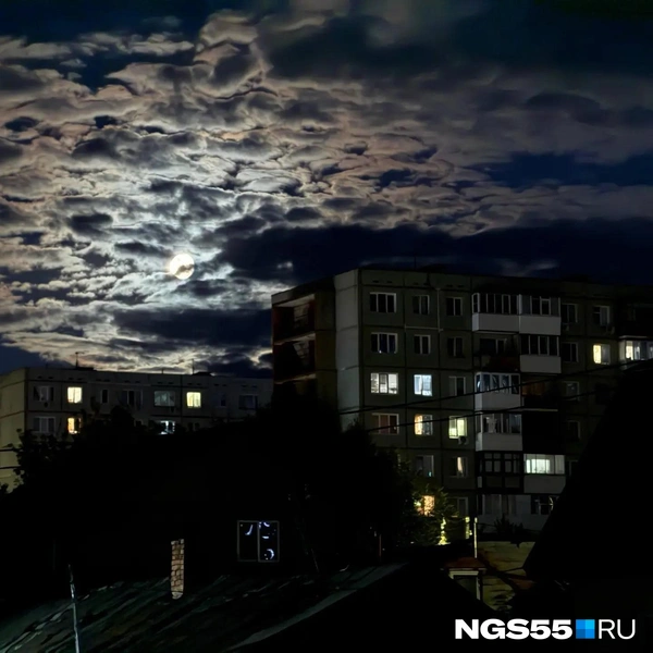 Присылайте свои фотографии луны нам в редакцию! | Источник: Евгений Софийчук / NGS55.RU