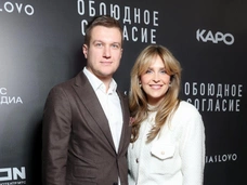 Арбенина привела сына, Михеева восхищалась сестрой, а Руденко — женой: семейная явка на премьере Гай Германики