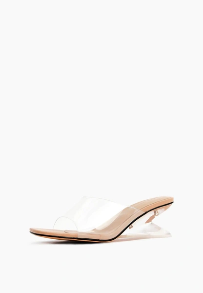 10 самых модных пар обуви на весну-лето 2026 года 10 самых модных пар обуви на весну-лето 2026 года