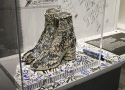 Tabiology: выставка Maison Margiela, посвященная культовым таби