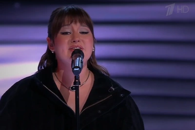 Chelyabinsk singer Sasha Karabeshkina passes The Voice blind auditions