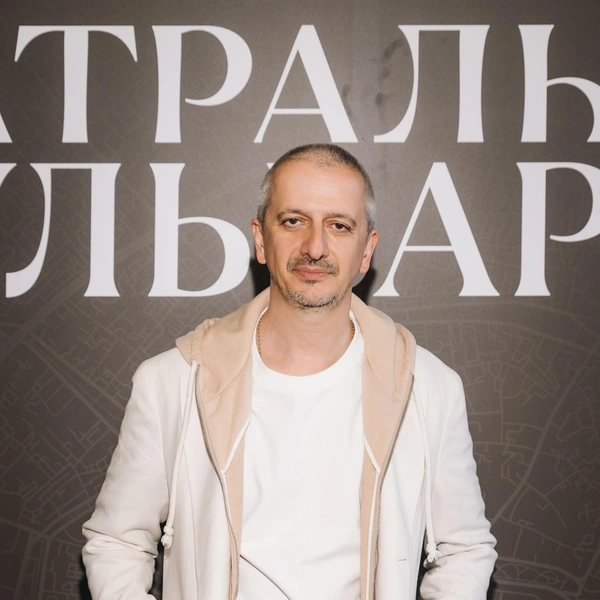 Константин Богомолов 