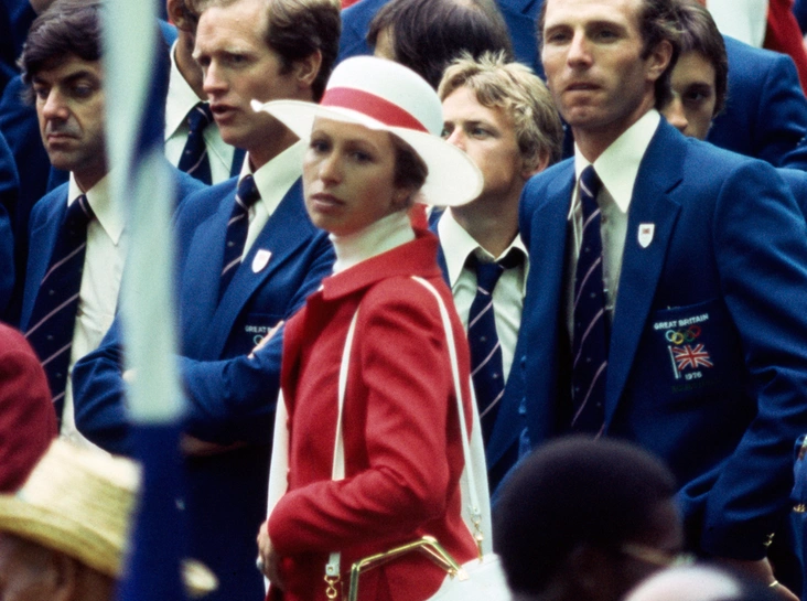 Открытие Олимпийских игр в Монреле, 1976 год. Позади принцессы ее муж, олимпиец Марк Филлипс