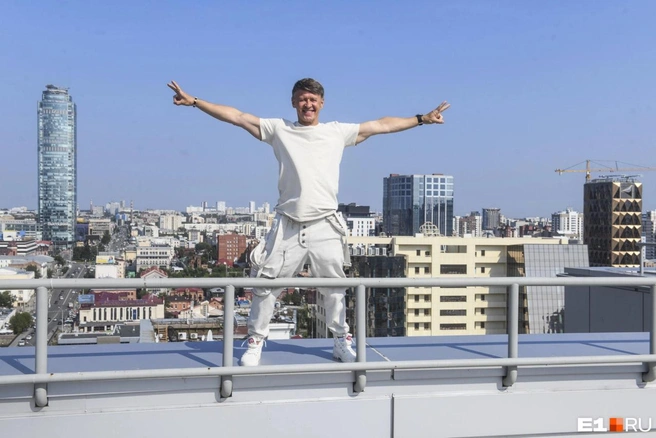 Сергей Исаев вложился в 15-этажный комплекс на углу улиц Малышева и 8 Марта. Сейчас у него там офис и апартаменты | Источник: Артем Устюжанин / E1.RU