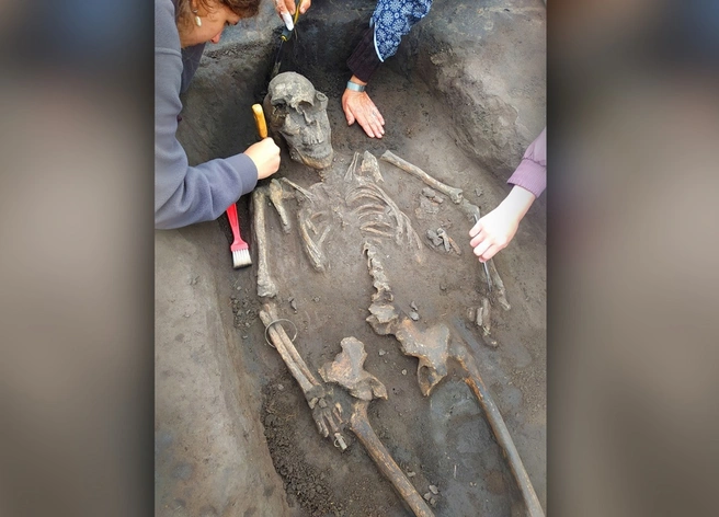 Рязанские археологи показали разборку женского погребения | ya62.ru