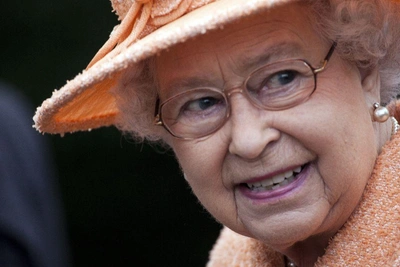 Королева Елизавета считала принца Эндрю невиновным