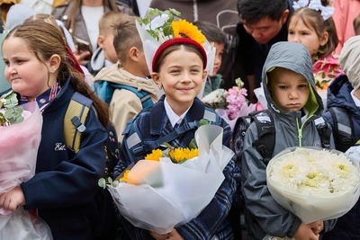 С цветами и бантами: как прошел День знаний в Новосибирске