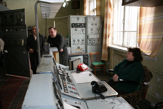 Пульт управления радиовещательными каналами | Источник: Svyaz-museum.ru