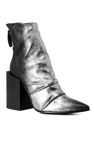 Ботильоны Vic MatieЦена: 25 420 руб.
Где купить: rendez-vous.ru