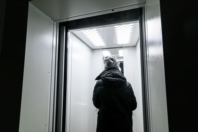 В Новороссийске лифт сорвался, власти говорят об иллюзии