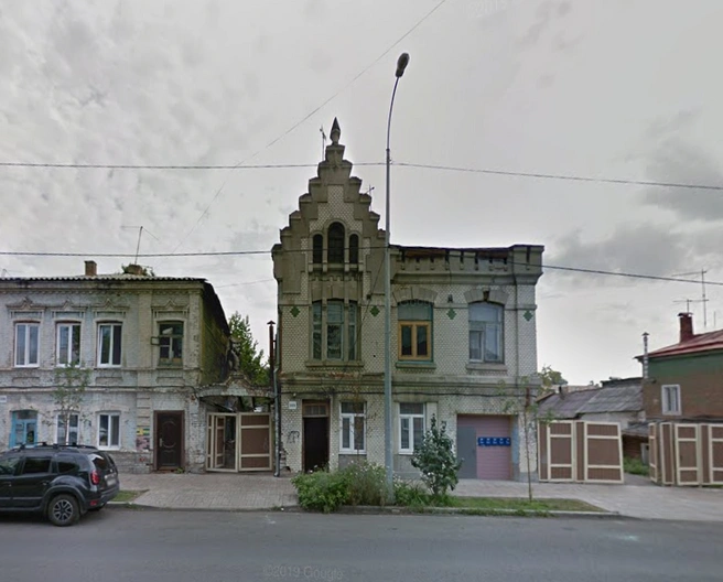 Здание выделяется своим обликом  | Источник: Google.com / maps