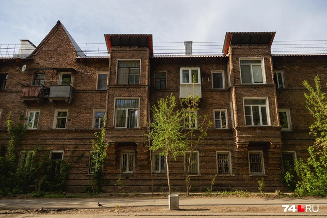 Здания с характерной западной архитектурой, построенные в 1940-х, могут снести. Проект находится на рассмотрении | Источник: Екатерина Тычинина