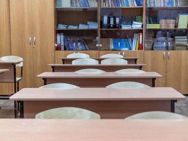 Наибольший доход среди перечисленных специалистов имеют педагоги | Источник: Александр Ощепков / NGS.RU