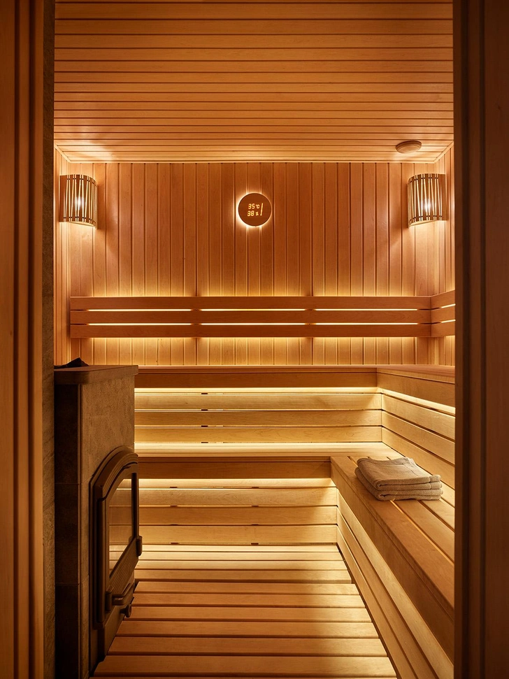 Сауна изготовлена по эскизам дизайнера, компания Water Elements. | Источник: Сергей Ананьев. Стиль: Yes We May
