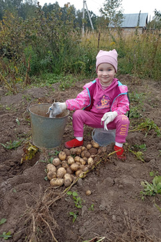 <p>Анна Смагунова, 2 года, п. Обидимо, Тульская область</p>