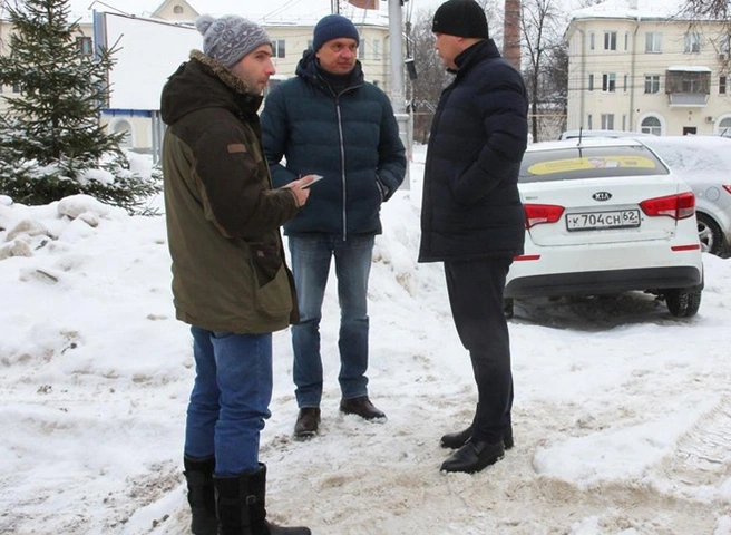 В Рязани усилят работу по расчистке пешеходных дорожек от снега | ya62.ru