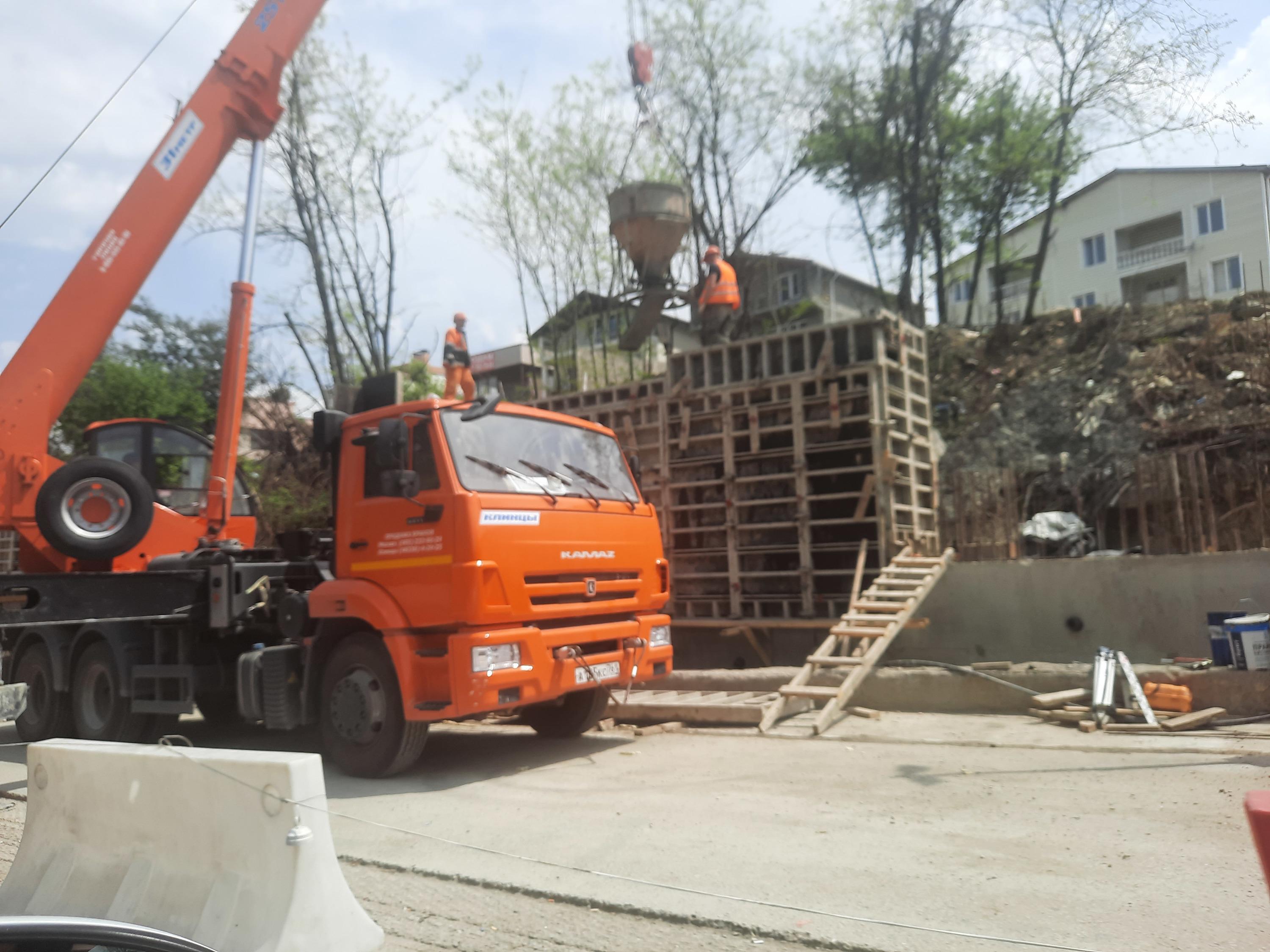 В районе поворота на Сергей-Поле на трассе Джубга — Сочи изменилось  движение 11 мая 2022 года - 11 мая 2022 - СОЧИ1.ру