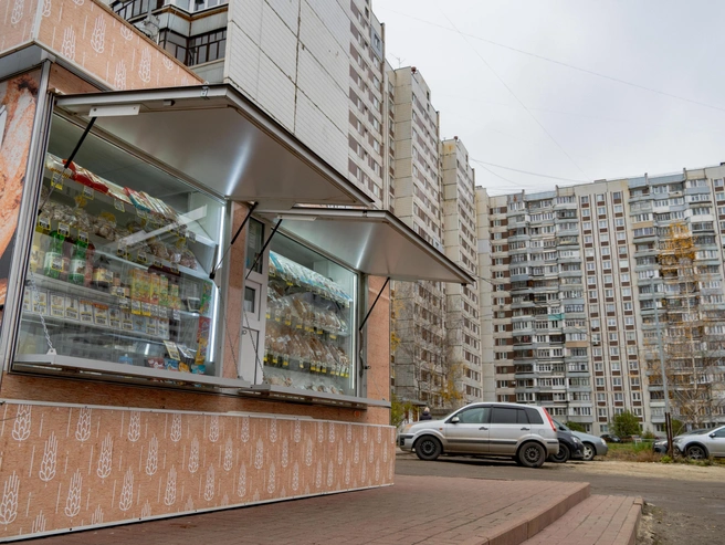 Ларек с хлебом органично вписывается в окружающий пейзаж | Источник: Кирилл Поверинов / 76.RU