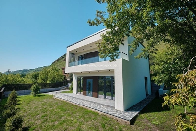 Udachny 'Southern Villa' Property for 33 Million Rubles