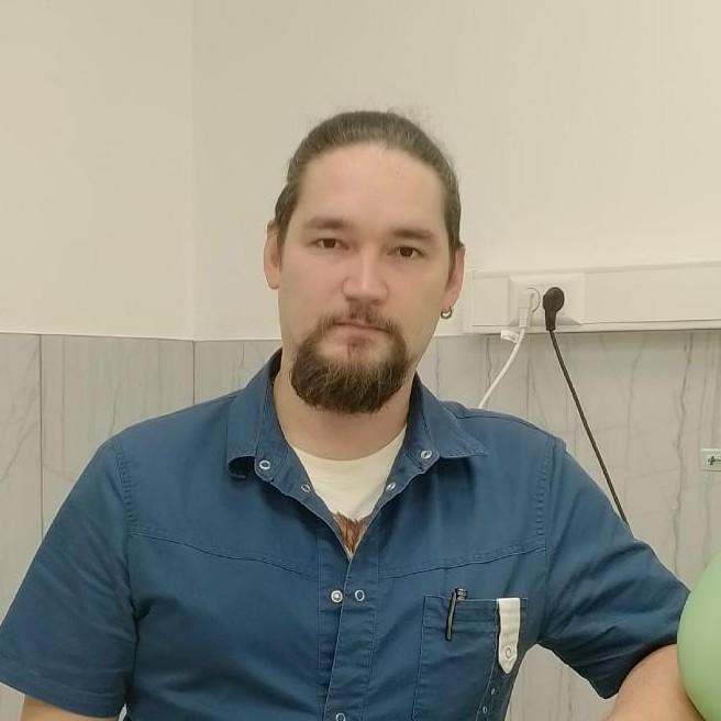 <p>Евгений Рогозкин </p>