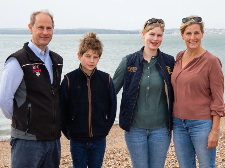 Принц Эдвард и Софи Уэссекская с детьми, леди Луизой Виндзор и Джеймсом, виконтом Северном