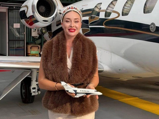Свободное время она проводит с семьей и дочкой | Источник: Topstewardess.ru