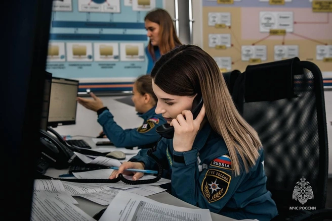 Спасатели в Сочи ищут туристов с детьми, которых заблокировала поднявшаяся река | Источник: МЧС