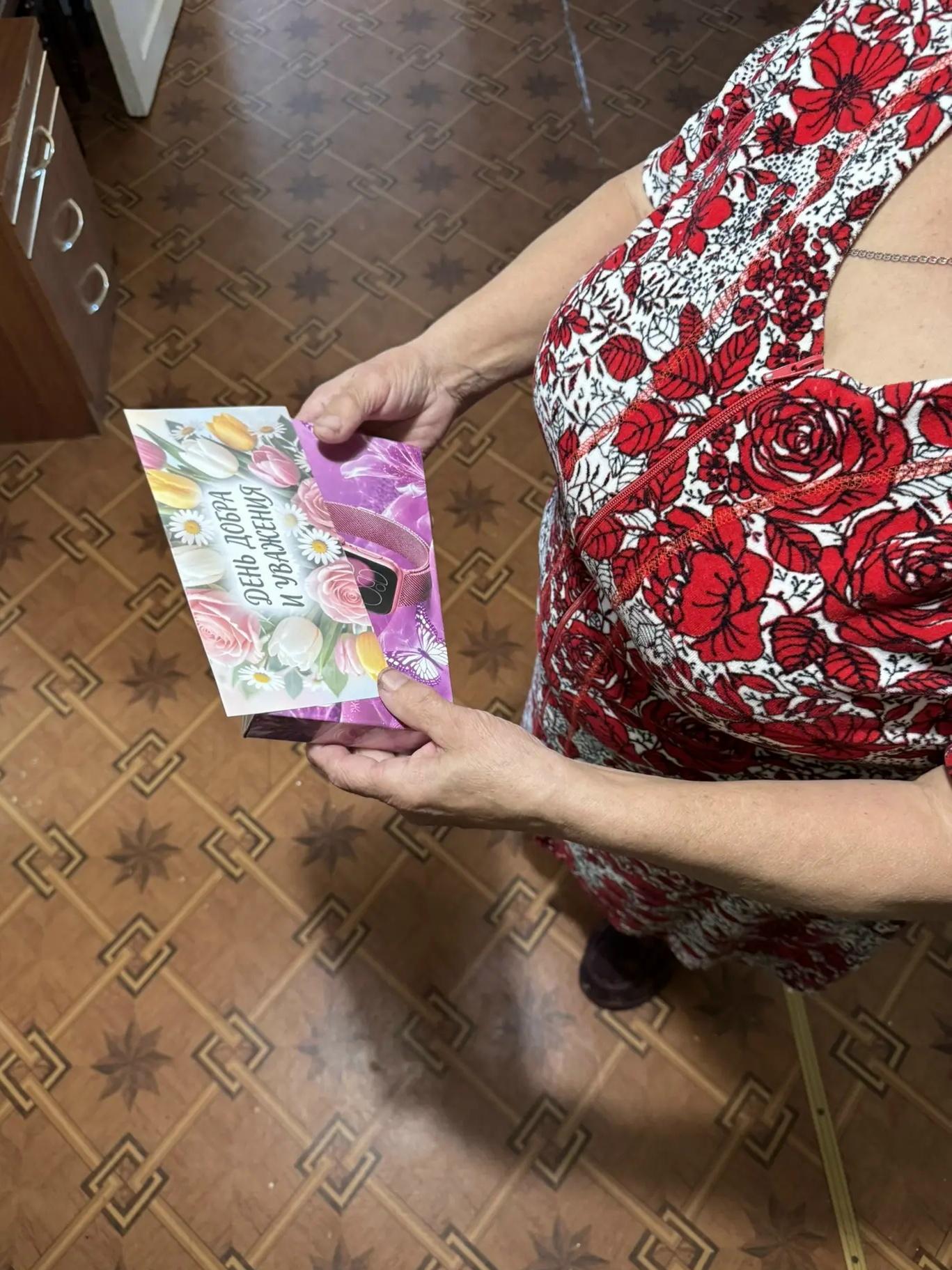 Ярославский чиновник подарил жительнице шагомер. Она просила у него автобус
