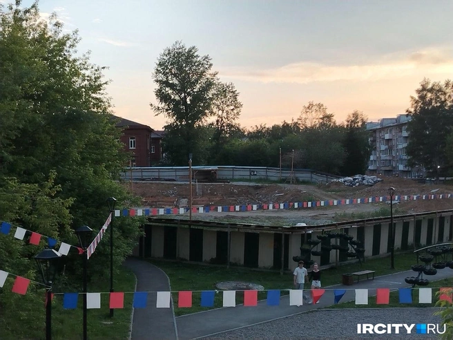 Должны успеть за два года. В городке ИВВАИУ возобновили строительство детского сада | Источник: Зоя Кузнецова / «ИрСити»