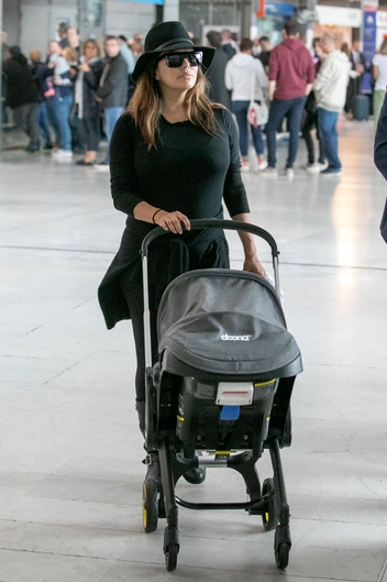 Ева Лонгория в Париже, 23 сентября | marieclaire.ru