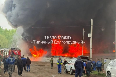 Крупный пожар на мусорном складе в Долгопрудном