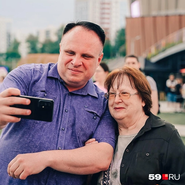 Обязательно надо сделать селфи | Источник: Репсиме Зурнаджян / 59.RU