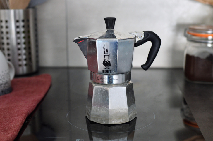 Восьмигранная легенда: как была придумана гейзерная кофеварка «мока экспресс»