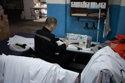 Осужденным в ИК-6 не выдали одежду и обувь