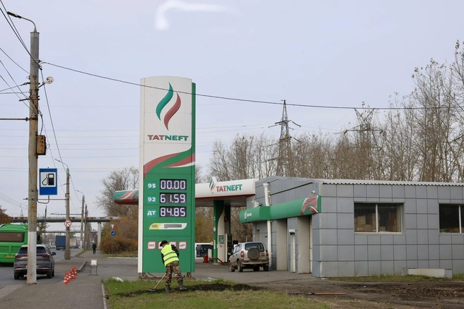 У «Татнефти» одна из АЗС не работала, на другой был АИ-92 по 61,59 рубля за литр | Источник: Михаил Шилкин