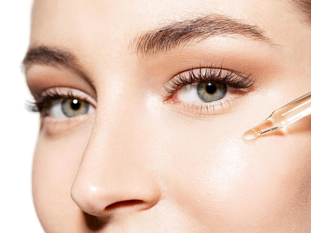 Бьюти-новинки недели: где найти лучший антивозрастной уход, увлажняющие сыворотки и нежный макияж к 14 февраля | marieclaire.ru