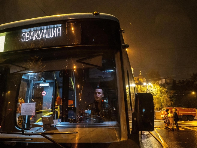 Жителей домов, поврежденных обломками БПЛА в Волгограде, разместят в школе | Источник: Михаил Огнев / FONTANKA.RU