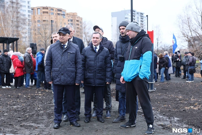 Мэр Максим Кудрявцев поблагодарил профильный департамент за хорошую работу | Источник: Александр Ощепков / NGS.RU