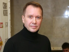 Суррогатная мать родила Евгению Миронову сына