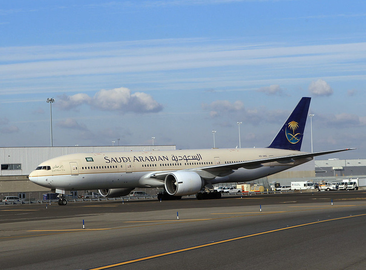 Арабская авиакомпания предупреждает пассажиров о дресс-коде на борту