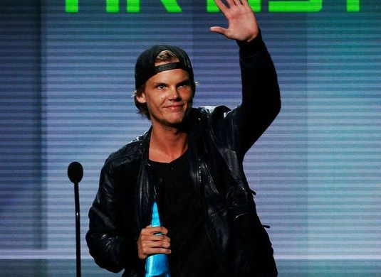 В возрасте 28 лет скончался шведский диджей Avicii | ya62.ru